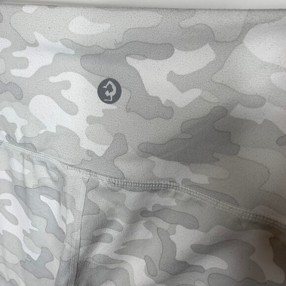 Scorpio Sol White Gray Camo Leggings Sz Small - Picture 5 of 6
